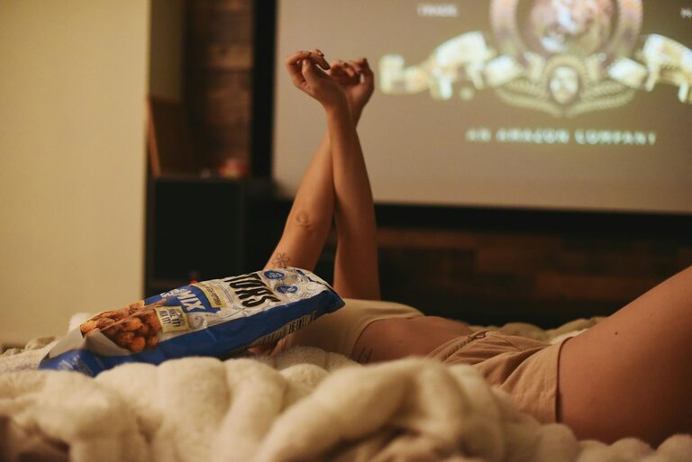 Tips for Hosting a Cozy Movie Night at Home Everyone Will Enjoy